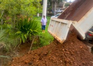 Serviços de zeladoria continuam em diversos bairros de Santa Bárbara