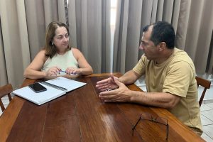 Pastor Miguel Pires discute limpeza de áreas públicas com secretária de Meio Ambiente