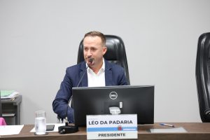 Léo da Padaria questiona atrasos nos horários dos ônibus da linha 220