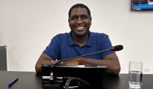 Vereador cobra esclarecimentos sobre cadastro,