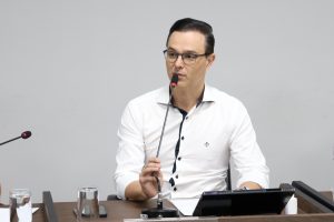 Brochi propõe caçambas para reduzir descarte irregular e prevenir alagamentos