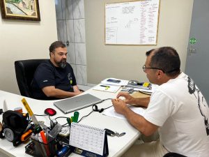 Pastor Miguel 'passa o pires' com secretário-adjunto: intervenções no trânsito