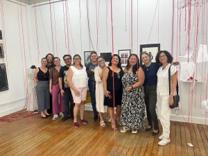 Educadores de Americana visitam exposição que valoriza o protagonismo feminino