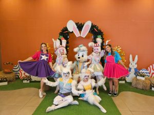 Chegada do Coelhinho abre programação de Páscoa do Shopping ParkCity Sumaré
