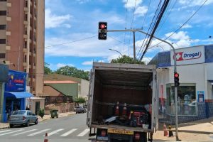 Governo de Nova Odessa atribui demora em reparos a semáforos antigos