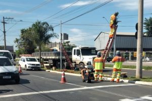 Sumaré: Av. Fuad Assef Maluf, região do Picerno, ganha novo semáforo