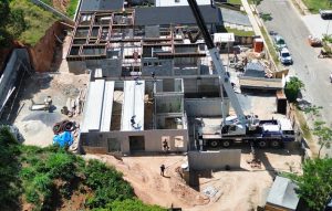 Inteligência industrial permite erguer estrutura de 500 m² em 5 dias com equipe reduzida