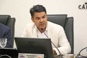 Projeto do vereador Professor Edinho cria centro de estudos a idosos em Sumaré