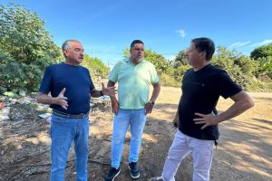 Caetano e Gutão fiscalizam condições estruturais de rua no Jardim da Paz