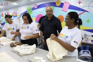 Zezé visita carreta e reforça compromisso de cursos em Hortolândia