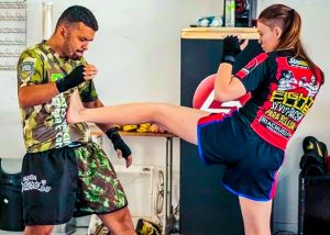 CEU das Artes oferece aulas gratuitas de kickboxing em Santa Bárbara