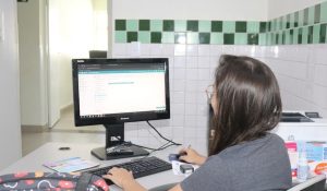 Cartaz de atendimento prioritário a pacientes com câncer tem no site da PMNO