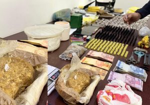 Parecia rapadura, mas era um tolete de maconha mais 1000 porções e adolescente em ação em Americana. 