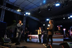 População de Hortolândia lota 5º Encontro das Mães com show de Gian &amp; Giovani 