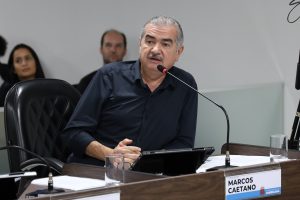 Marcos Caetano pede recape asfáltico em ruas do Parque da Liberdade