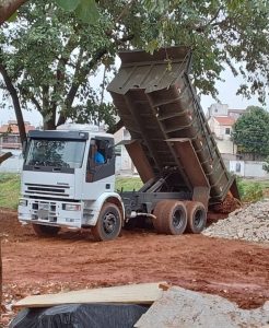 Hortolândia multa em quase R$ 2 mil por descartar entulho em área verde