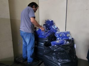 Escolas municipais de Hortolândia recebem kits de uniformes de inverno