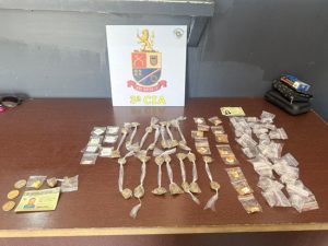 Dupla vai em cana por traficar drogas em Hortolândia