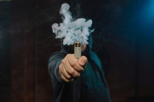 Doce Veneno: Como o uso de vape pode comprometer os pulmões de jovens em poucos meses; entenda o ‘Pulmão de Pipoca’