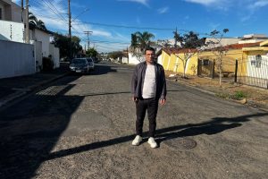 Pastor Miguel Pires pede recape asfáltico na Rua Joaquim Rocha Júnior (Boa Vista)