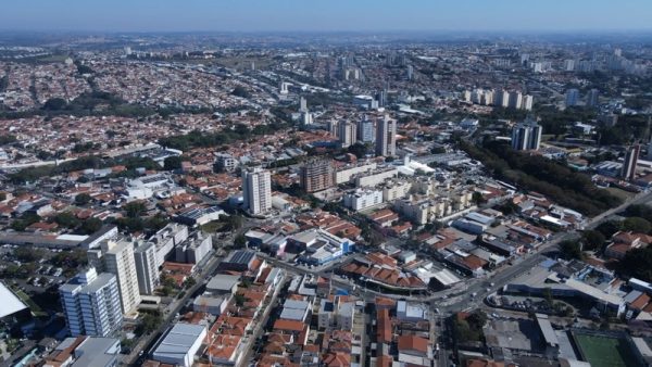 Custo da habitação pode subir até 11% com jornada reduzida e especialistas discutem impactos no Imobicom