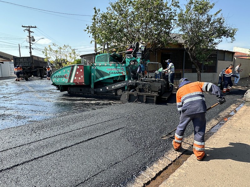 Prefeitura avança com as obras do Asfalto Novo no Cariobinha