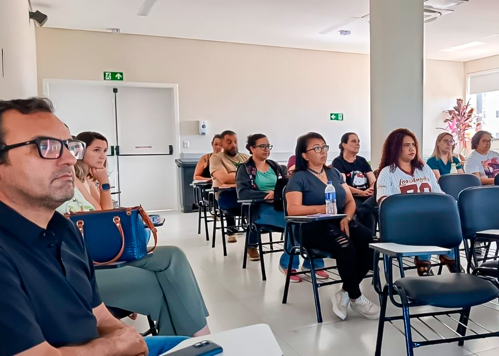 Profissionais das UPAs passam por treinamento