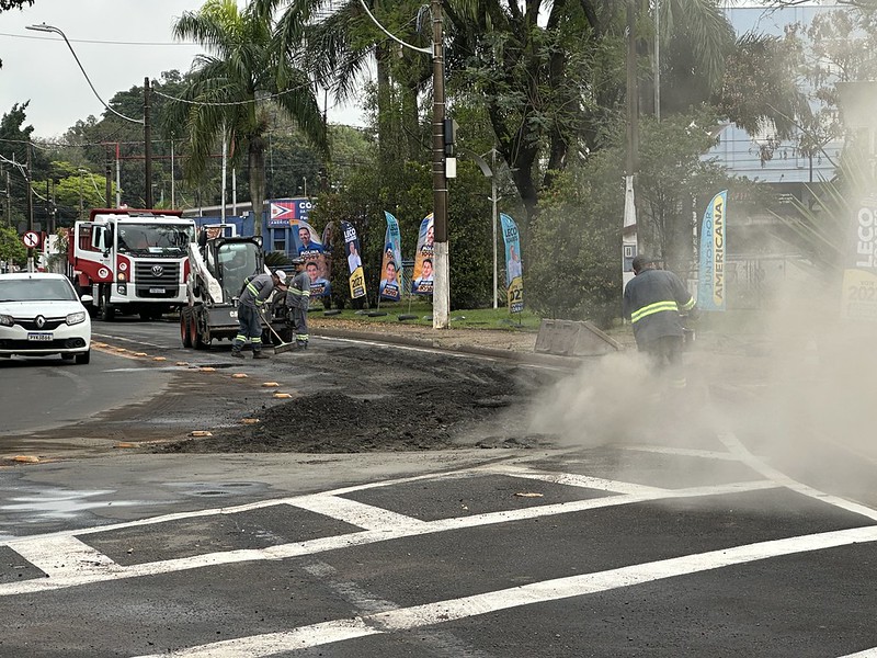 Prefeitura realiza mini recape na Av. Bandeirantes