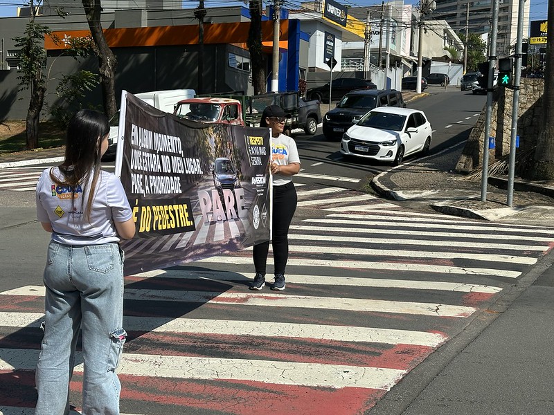 Prefeitura promove ação na Avenida Brasil