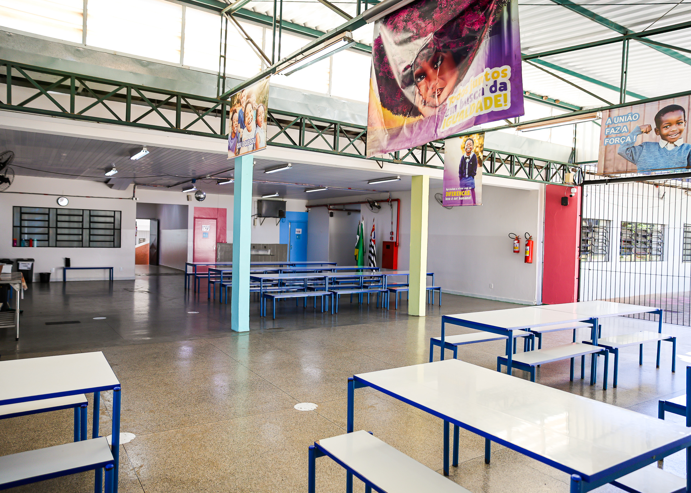 Prefeitura executa revitalização da pintura na ADI Euvaldo