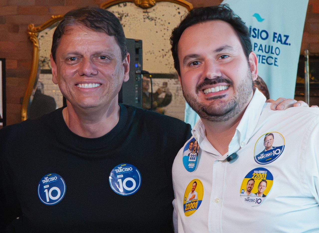 Tarcísio declara apoio e pede voto para Franco Sardelli