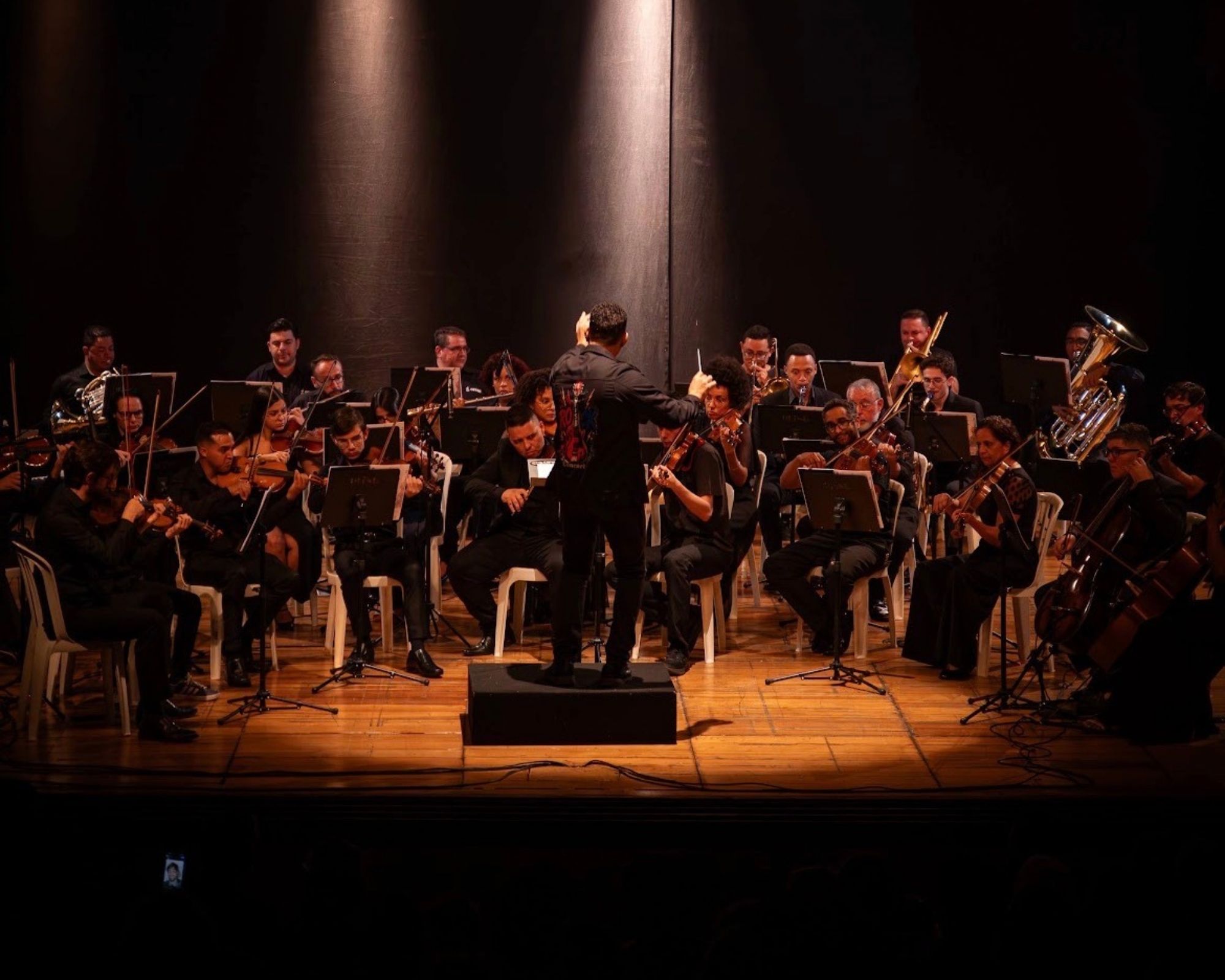 Teatro Municipal recebe concerto com clássicos do cinema sexta