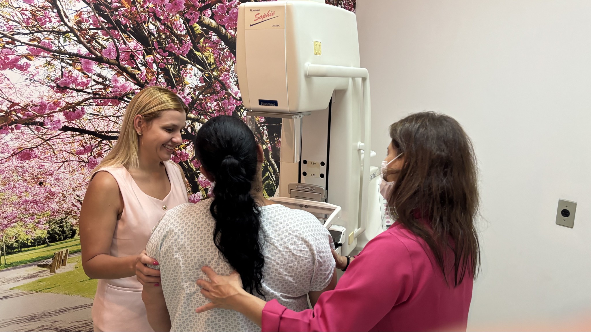 Mulheres podem agendar mamografia em Americana