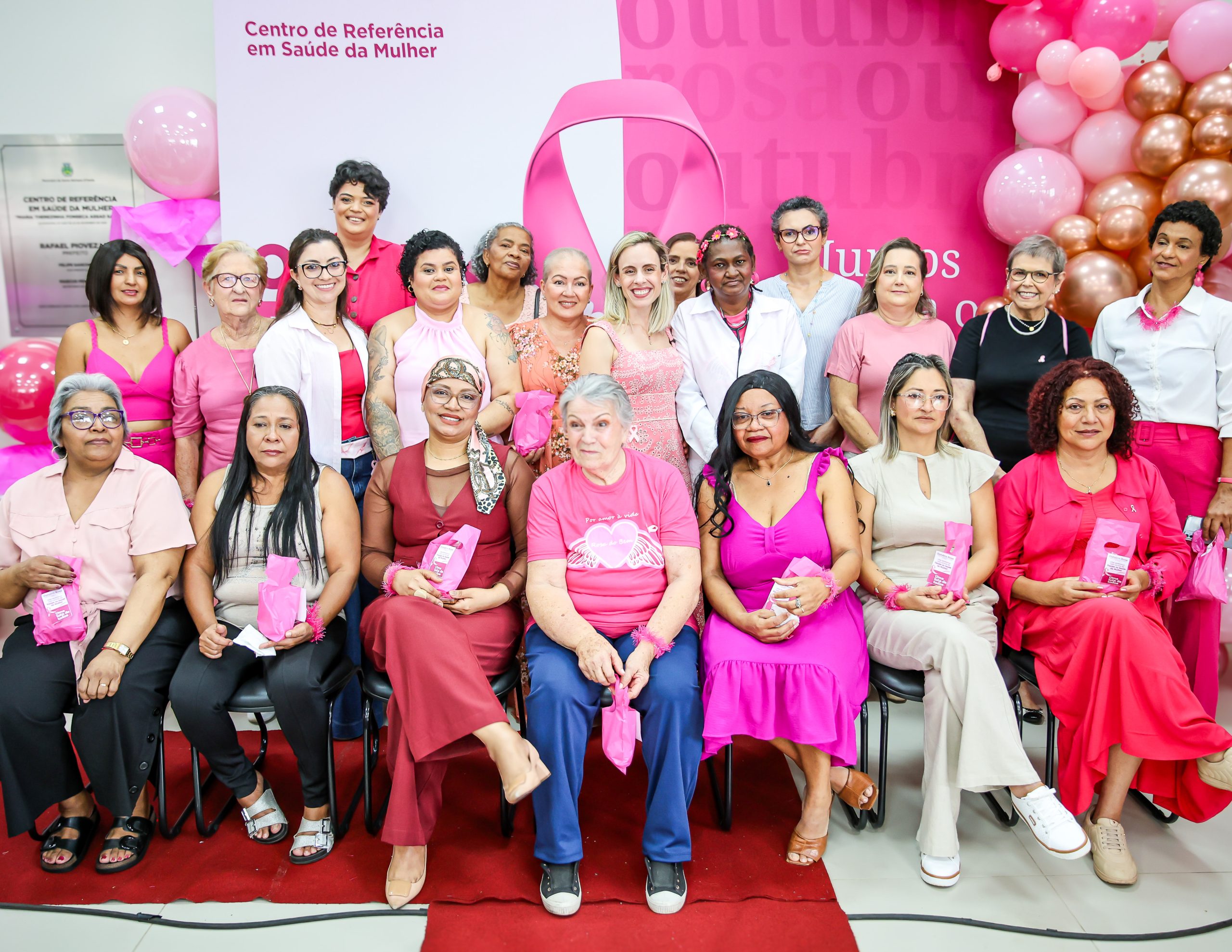 "Outubro Rosa" movimenta Centro de Referência em Saúde da Mulher