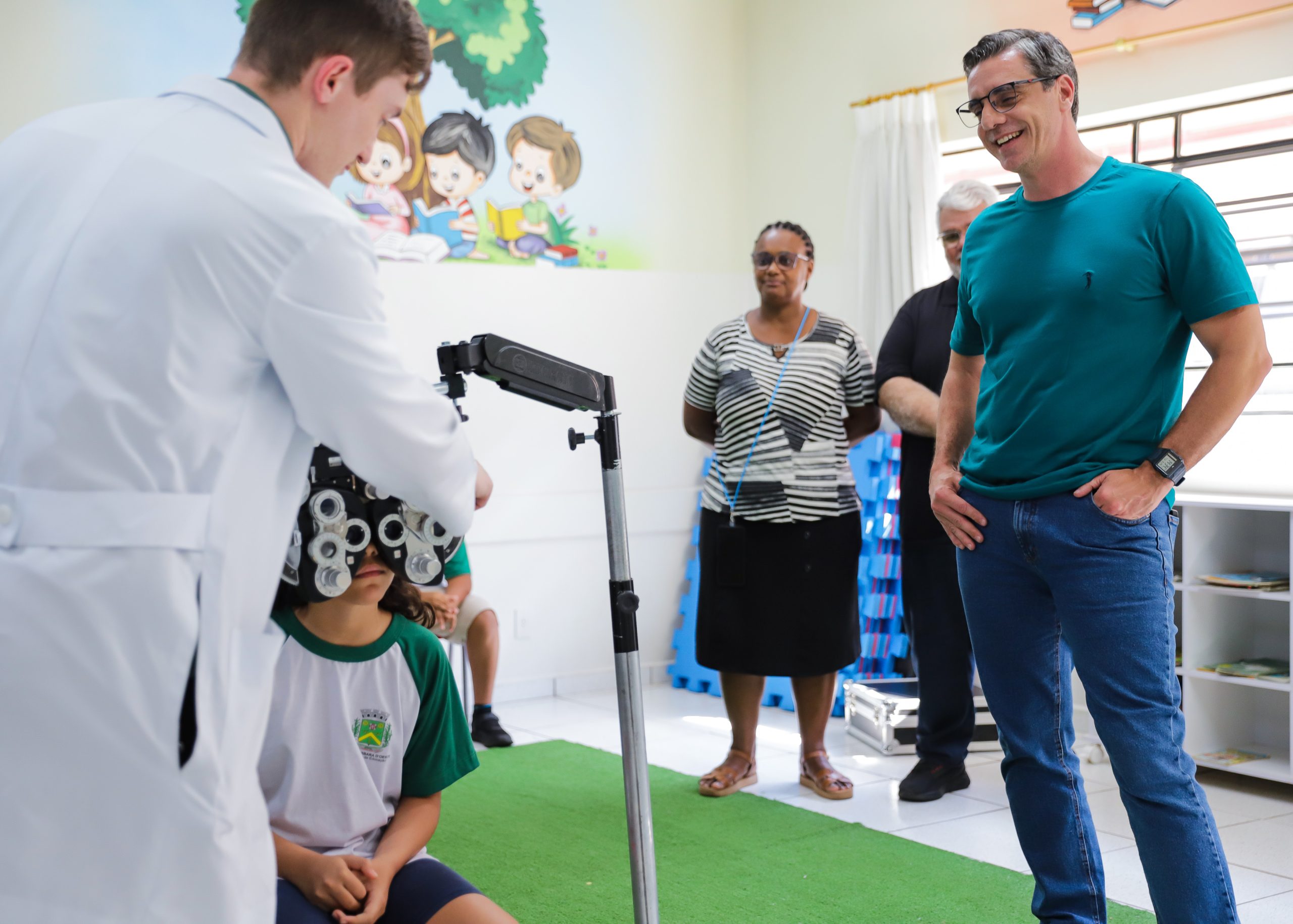 Rafael Piovezan acompanha consultas nas escolas